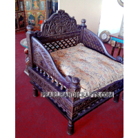 traditional carved sofa 0012 - Image 10